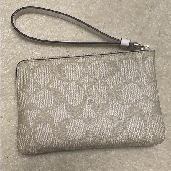 Coach Wrislet - Picture 2 of 3